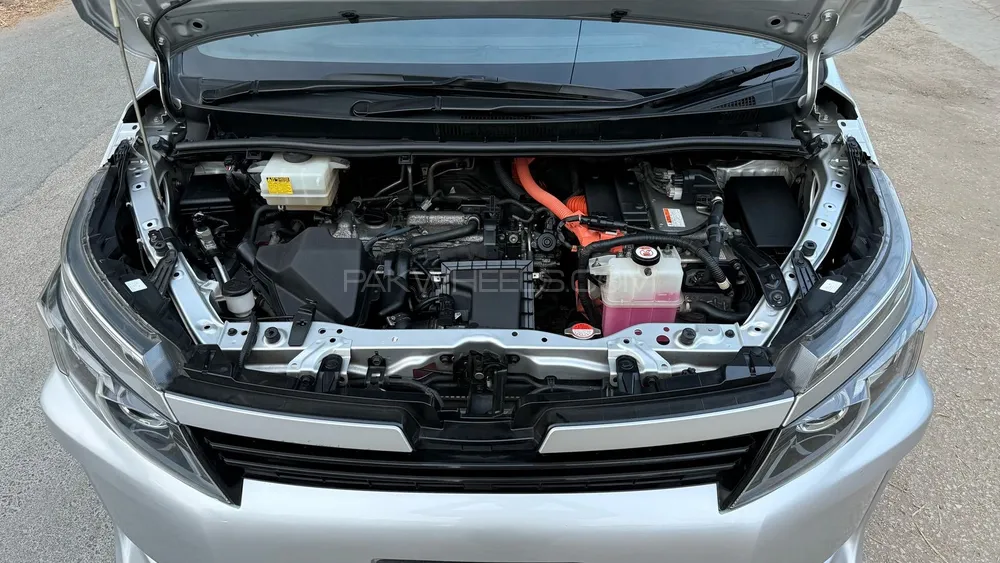 Toyota Voxy 2017 for Sale in Karachi Toyota Voxy 2017 for Sale in Karachi Image-17