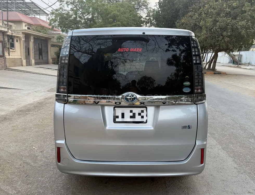 Toyota Voxy 2017 for Sale in Karachi Toyota Voxy 2017 for Sale in Karachi Image-4
