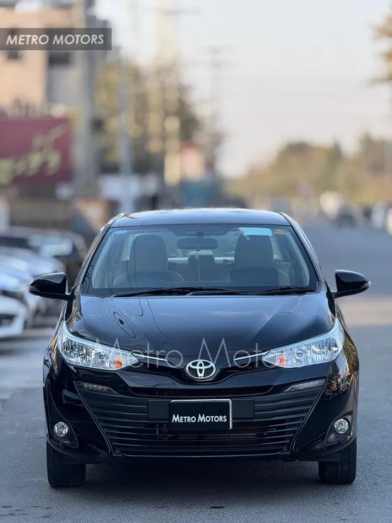 Toyota Yaris Sedan 2023 for Sale in Lahore Image-1