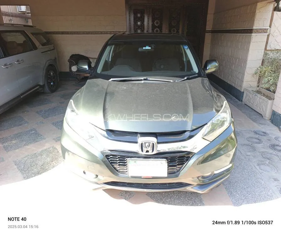 Honda Vezel 2014 for Sale in Lahore Image-1