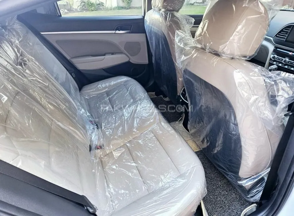 Hyundai Elantra 2024 for Sale in Multan Hyundai Elantra 2024 for Sale in Multan Image-4