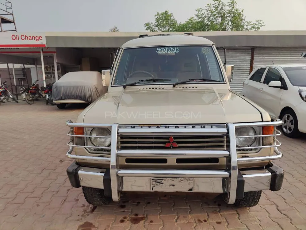 Mitsubishi Pajero 1991 for Sale in Muzaffar Gargh Image-1