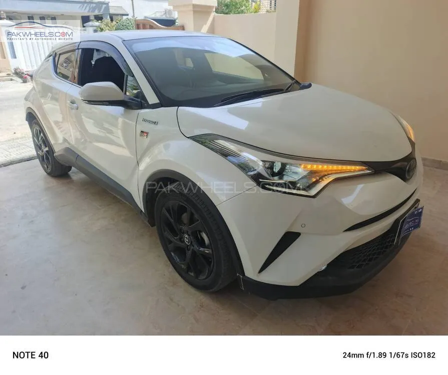 Toyota C-HR 2019 for Sale in Karachi Toyota C-HR 2019 for Sale in Karachi Image-2