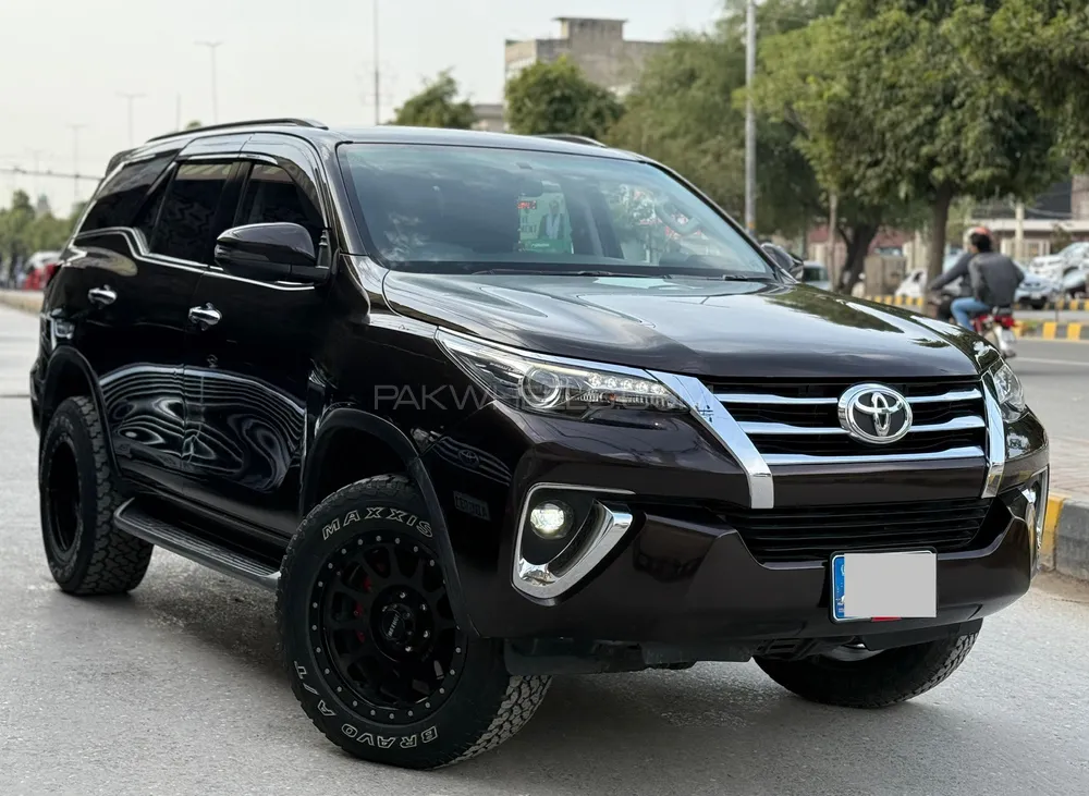 Toyota Fortuner 2019 for Sale in Lahore Image-1