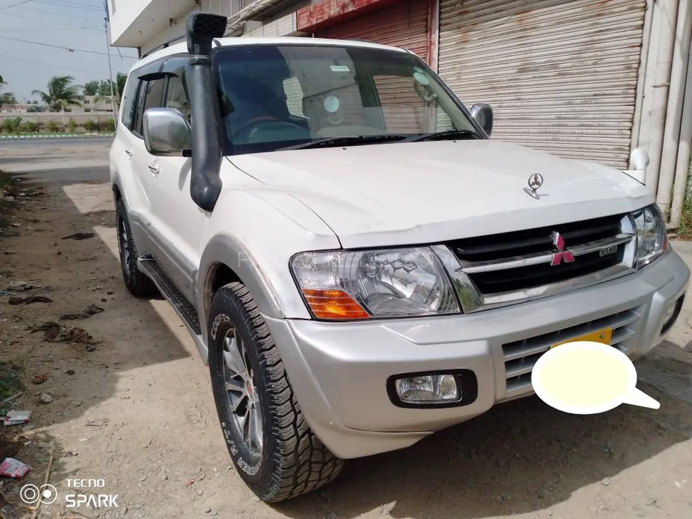 Mitsubishi Pajero 2004 for Sale in Karachi Image-1