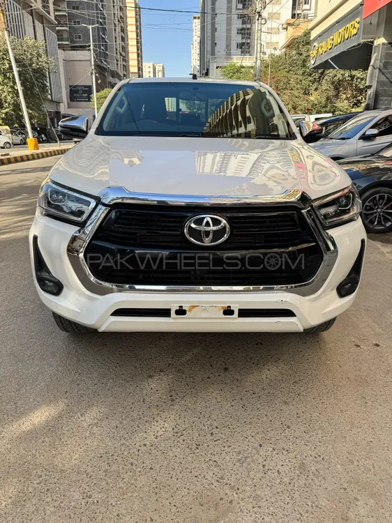 Toyota Hilux 2021 for Sale in Karachi Image-1