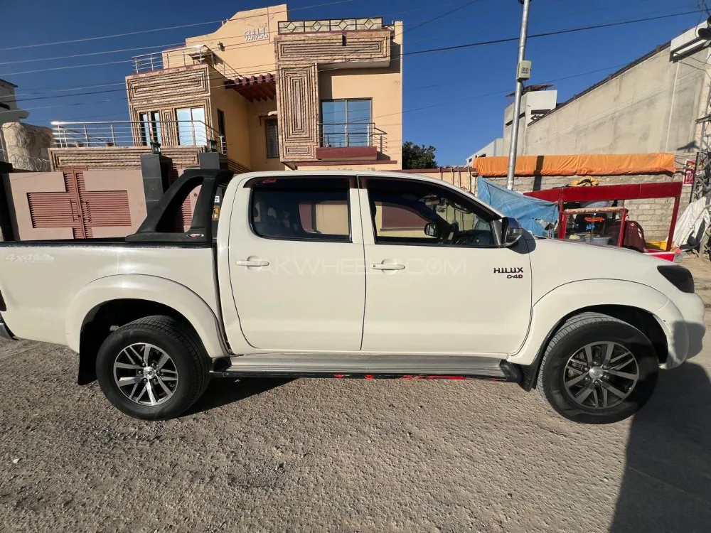 Toyota Hilux 2015 for Sale in Quetta Image-1