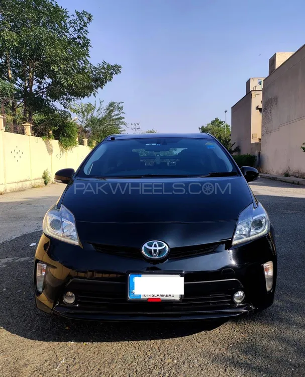 Toyota Prius 2012 for Sale in Lahore Image-1