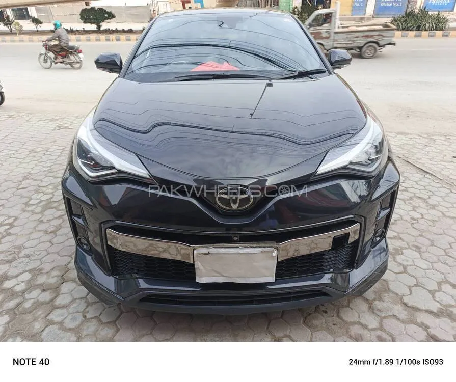 Toyota C-HR 2020 for Sale in Islamabad Image-1