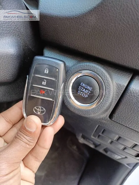 Toyota Fortuner 2021 for Sale in Karachi Toyota Fortuner 2021 for Sale in Karachi Image-13