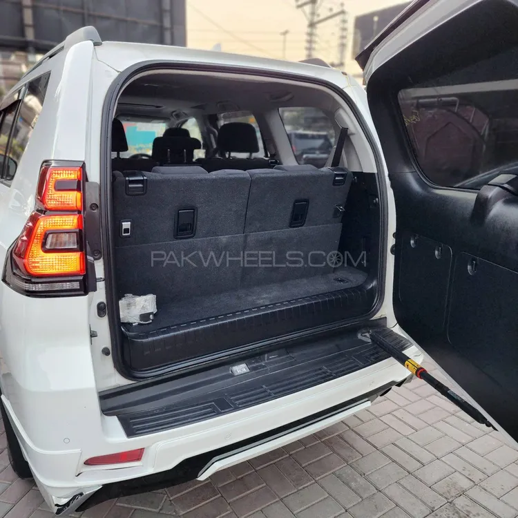 Toyota Prado 2020 for Sale in Lahore Toyota Prado 2020 for Sale in Lahore Image-5