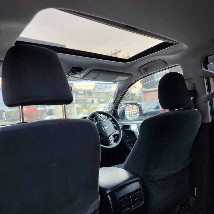 Toyota Prado 2020 for Sale in Lahore Toyota Prado 2020 for Sale in Lahore Image-8