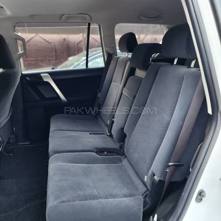 Toyota Prado 2020 for Sale in Lahore Toyota Prado 2020 for Sale in Lahore Image-9