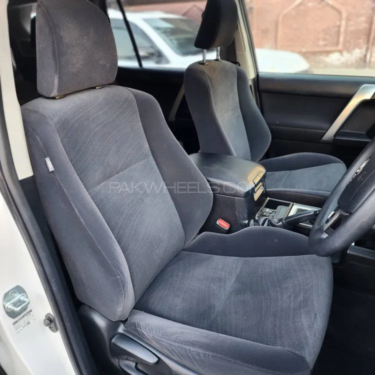 Toyota Prado 2020 for Sale in Lahore Toyota Prado 2020 for Sale in Lahore Image-10