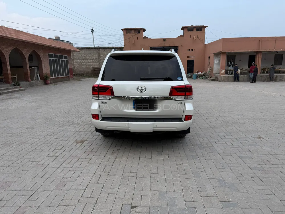 Toyota Land Cruiser 2018 for Sale in Islamabad Image-1