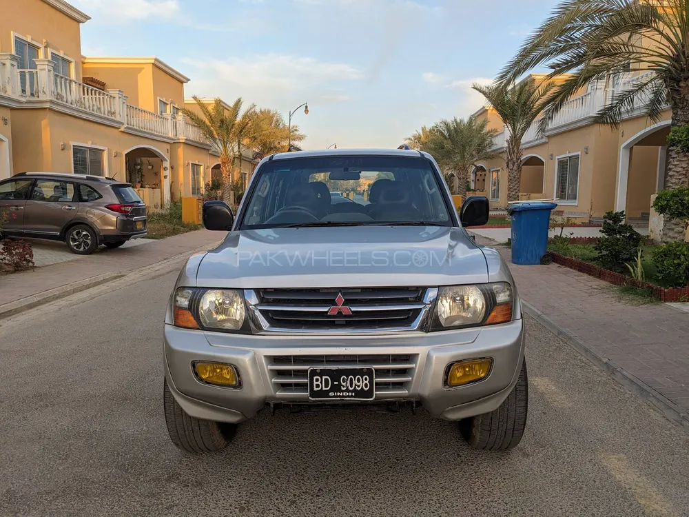 Mitsubishi Pajero 2001 for Sale in Karachi Image-1