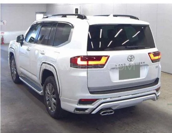 Toyota Land Cruiser 2022 for Sale in Gujranwala Toyota Land Cruiser 2022 for Sale in Gujranwala Image-3