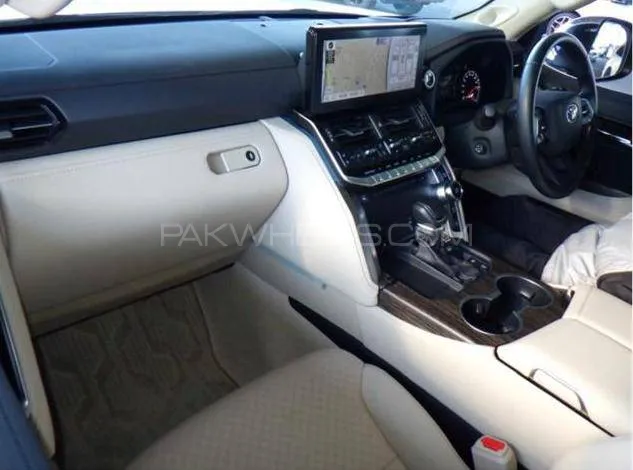 Toyota Land Cruiser 2022 for Sale in Gujranwala Toyota Land Cruiser 2022 for Sale in Gujranwala Image-5