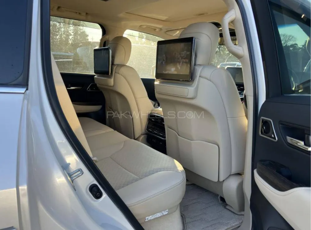 Toyota Land Cruiser 2022 for Sale in Gujranwala Toyota Land Cruiser 2022 for Sale in Gujranwala Image-8