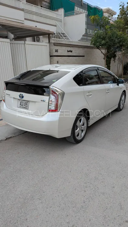 Toyota Prius 2013 for Sale in Peshawar Image-1