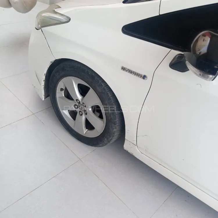 Toyota Prius 2011 for Sale in Lahore Image-1
