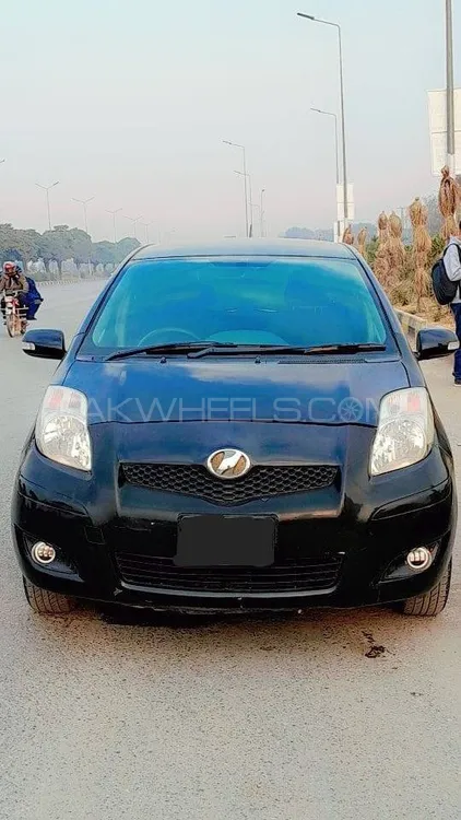 Toyota Vitz 2013 for Sale in Islamabad Image-1