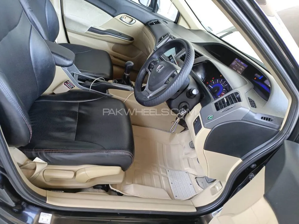 ہونڈا سوک 2015 for Sale in اسلام آباد ہونڈا سوک 2015 for Sale in اسلام آباد Image-10