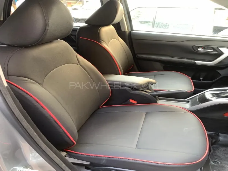Toyota Raize Seatcovers With Red Pipen Skin Fit - Synthetic leather Image-1