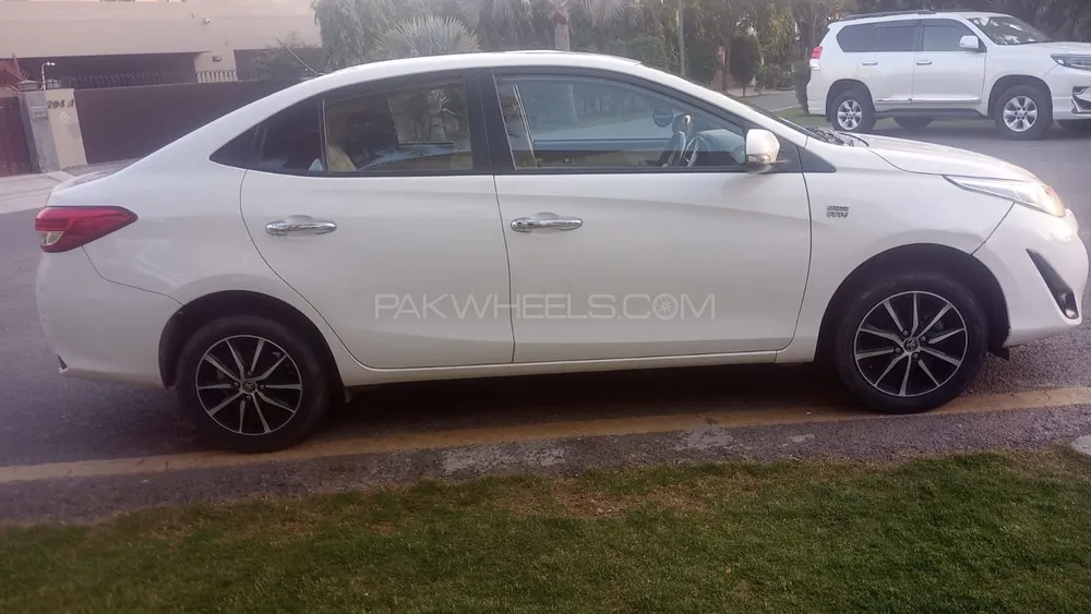 Toyota Yaris Sedan 2021 for Sale in Lahore Image-1