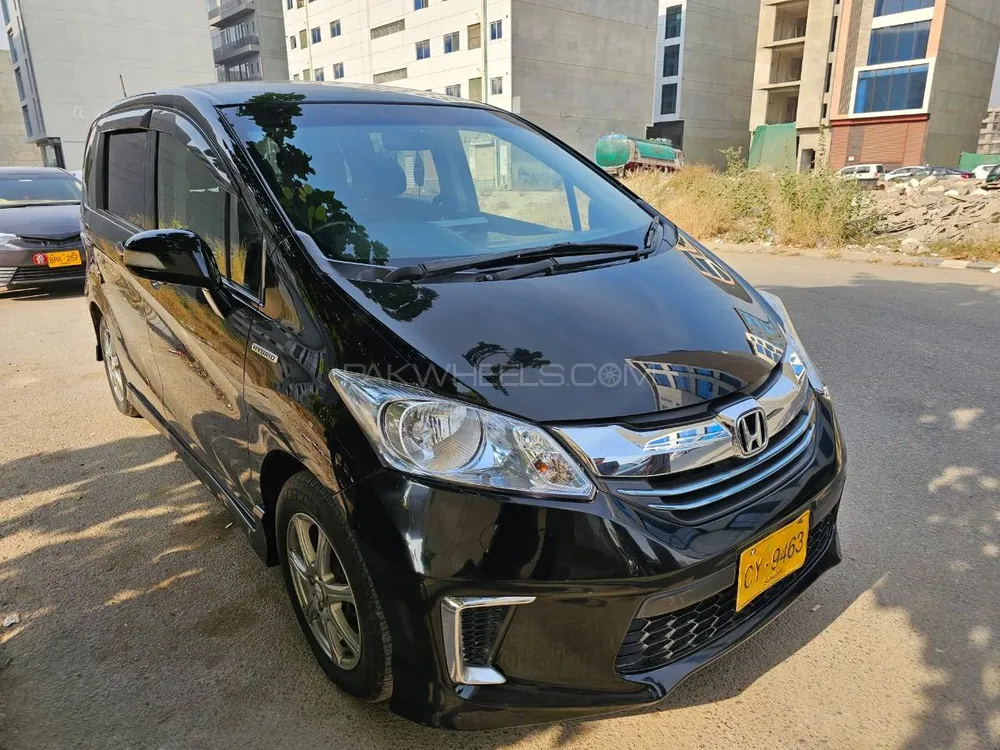 Honda Freed 2015 for Sale in Karachi Image-1
