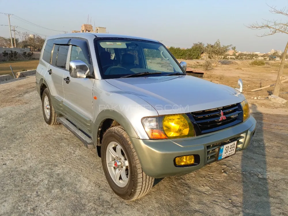 Mitsubishi Pajero 2004 for Sale in Sahiwal Image-1