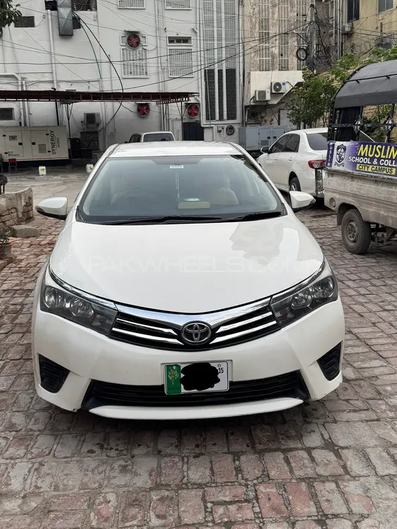 Toyota Corolla 2015 for Sale in Peshawar Image-1