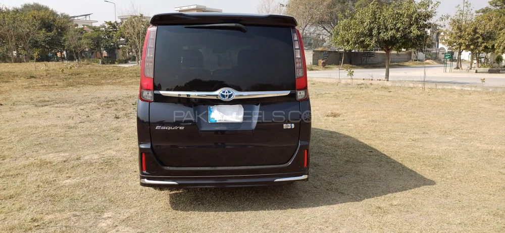 Toyota Esquire 2015 for Sale in Islamabad Toyota Esquire 2015 for Sale in Islamabad Image-3