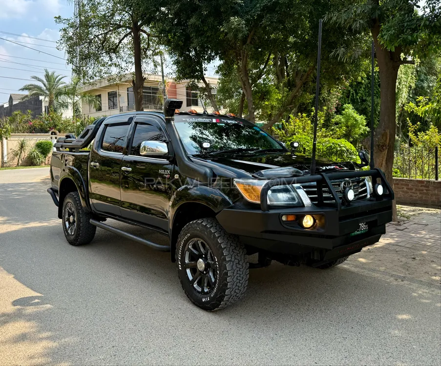 Toyota Hilux 2007 for Sale in Lahore Image-1