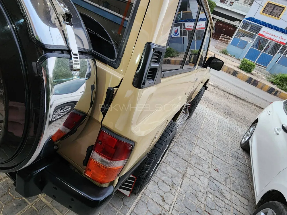 Nissan Patrol 1984 for Sale in Karachi Nissan Patrol 1984 for Sale in Karachi Image-6