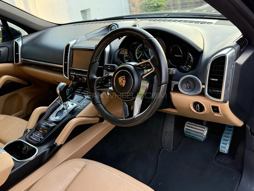 Porsche Cayenne 2015 for Sale in Lahore Porsche Cayenne 2015 for Sale in Lahore Image-7