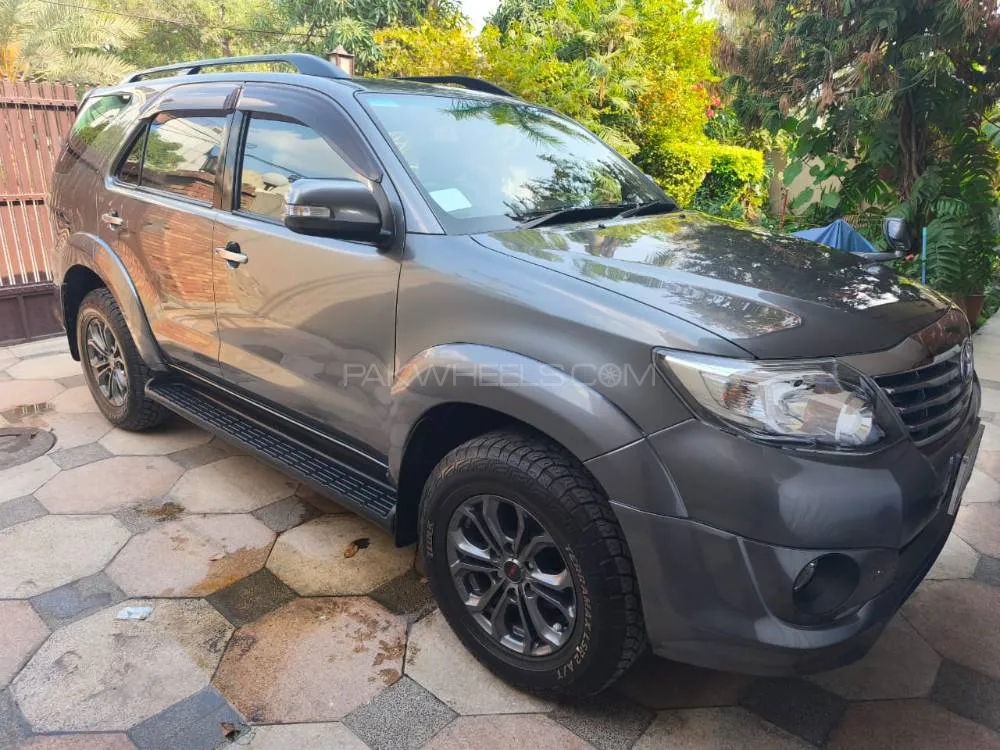 Toyota Fortuner 2015 for Sale in Lahore Image-1