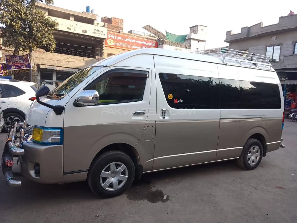 Toyota Hiace 2023 for Sale in Lahore Image-1