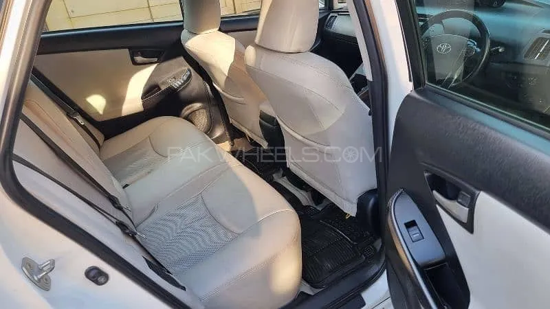 Toyota Prius 2013 for Sale in Gujranwala Image-1
