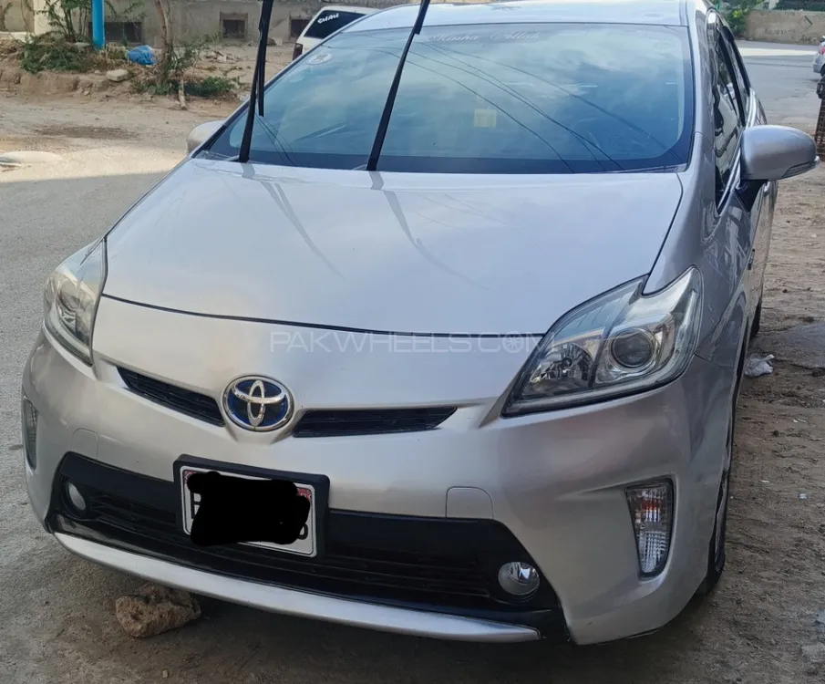 Toyota Prius 2013 for Sale in Karachi Image-1