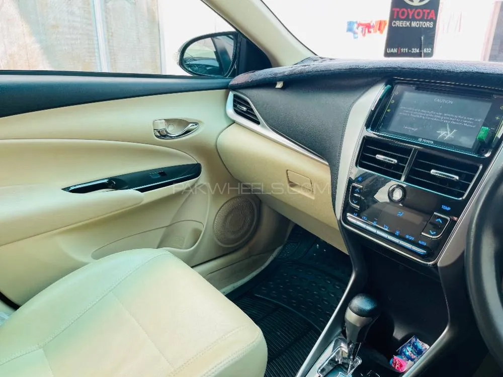Toyota Yaris Sedan 2021 for Sale in Karachi Image-1