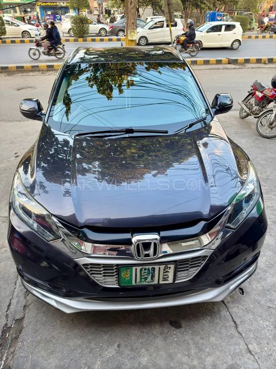 Honda Vezel 2014 for Sale in Lahore Image-1