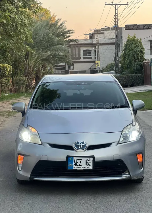 Toyota Prius 2014 for Sale in Lahore Toyota Prius 2014 for Sale in Lahore Image-2