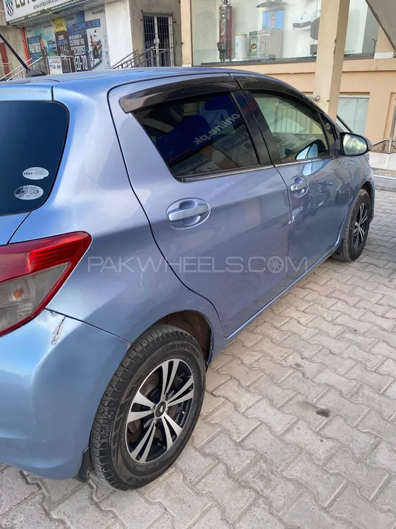 Toyota Vitz 2011 for Sale in Peshawar Image-1
