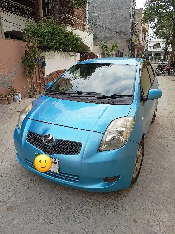 Toyota Vitz 2009 for Sale in Shakargarh Image-1