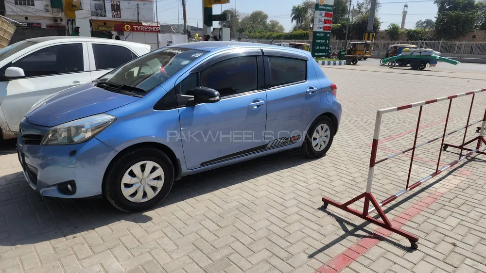 Toyota Vitz 2012 for Sale in Multan Image-1
