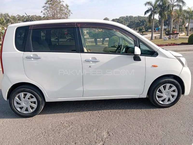 Daihatsu Move 2013 for Sale in Lahore Image-1