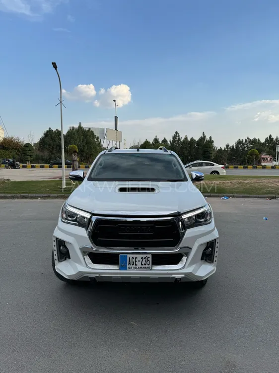 Toyota Hilux 2017 for Sale in Islamabad Image-1