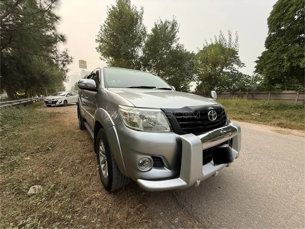 Toyota Hilux 2012 for Sale in Islamabad Image-1