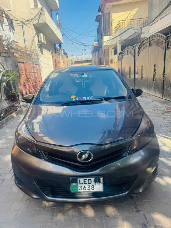 Toyota Vitz 2015 for Sale in Sialkot Image-1